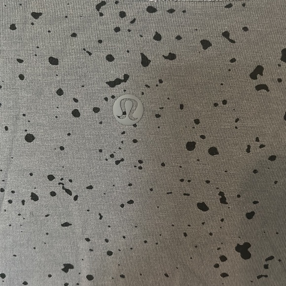 Lululemon love crew tee size 4 grey with black splatter - Picture 3 of 3